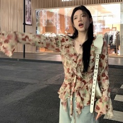 Floral V-neck chiffon shirt for women in early autumn, new French design niche ruffled strappy top