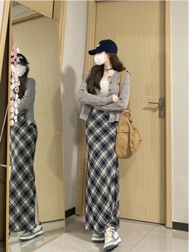 American retro plaid skirt for spring and autumn women's high-waisted A-line slit skirt with design hip-hugging fishtail long skirt