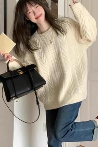 Breast fufu lazy round neck twist sweater women's autumn and winter warm and soft waxy sweater thickened loose high-end top