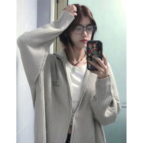 Japanese retro cardigan sweater for women in spring and autumn loose lazy style oversize design niche knitted jacket