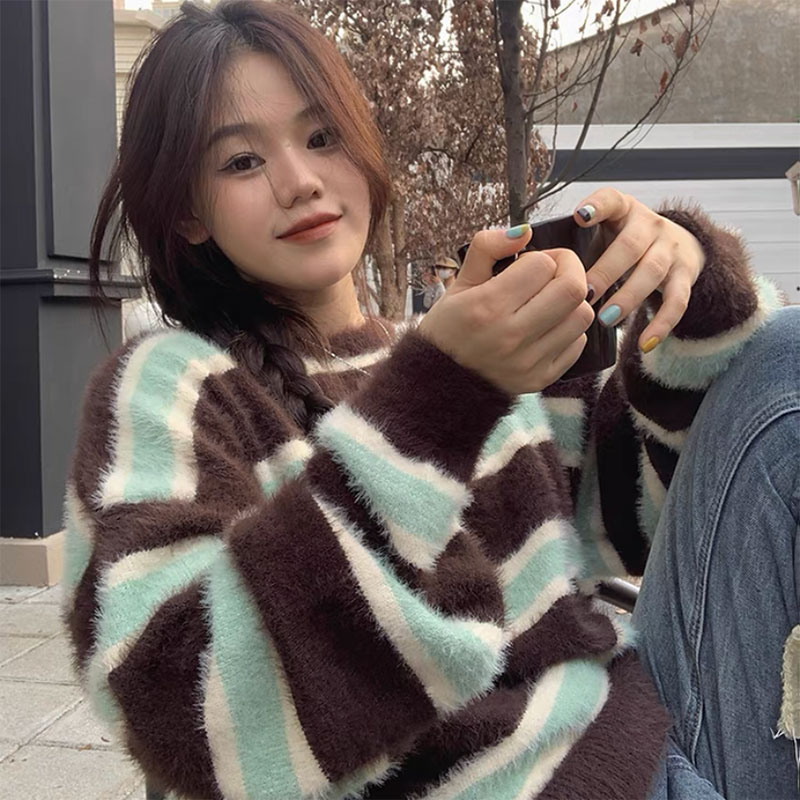 Soft and waxy striped wool sweater autumn and winter new plush top lazy pullover trend