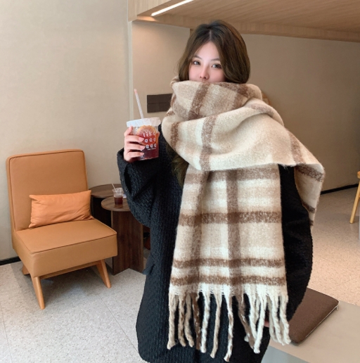 Maillard scarf winter hot style atmospheric mohair scarf women's high-end plaid new scarf shawl