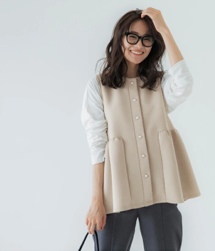 Japanese temperament Hepburn style A-line cut pearl button vest 2024 new outer wear sleeveless waistcoat vest for women