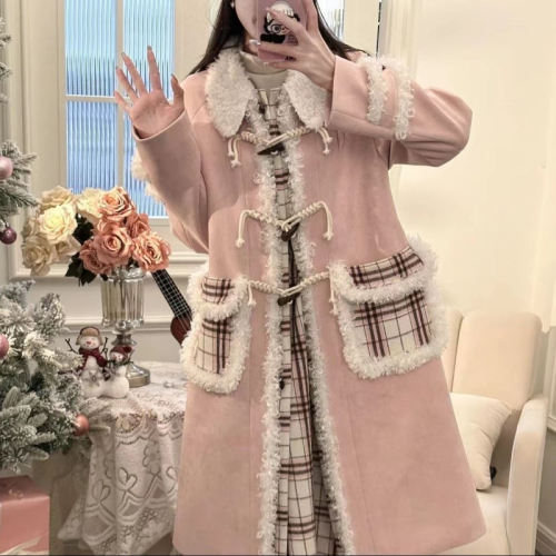 Xiaoxiangfeng horn button coat for women, mid-length, 2024 autumn and winter new style, high-end plush stitching woolen coat