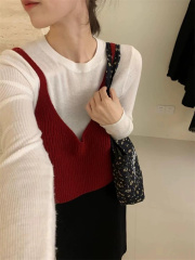 Red V-neck short-knit cardigan vest for women, suitable for layering under blouses or sweaters in early spring.