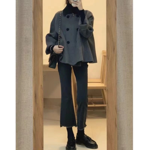 Gray short woolen coat for women autumn and winter doll collar retro thickened small Korean style Hepburn style woolen coat