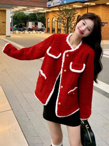 Chinese red small fragrant style lamb wool coat for women in autumn and winter fur one small short style sweet