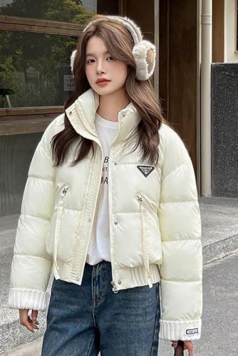 Actual shot of 2024 new thin and warm down jacket for women, short fashionable stand-up collar, autumn and winter small coat, super