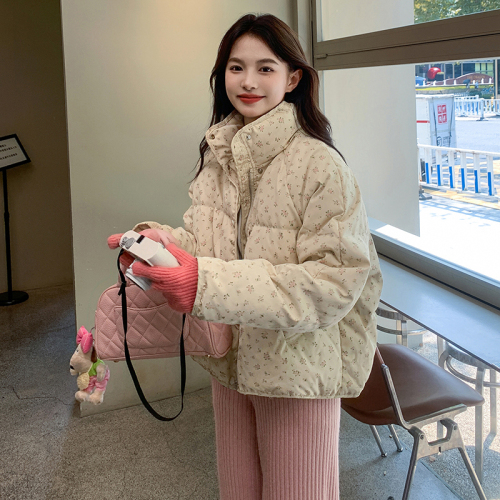 Actual shot of new winter Korean style small floral short down cotton jacket stand collar thickened bread cotton jacket student jacket for women