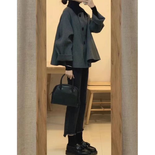 Gray short woolen coat for women autumn and winter doll collar retro thickened small Korean style Hepburn style woolen coat