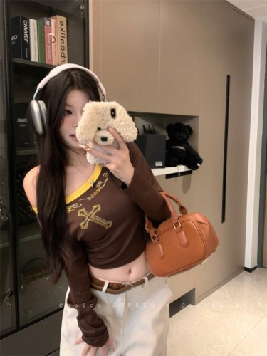 Real shot of retro hot diamond printed off-shoulder T-shirt for women, waist slimming bottoming long-sleeved top