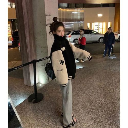 New winter lamb wool coat for women with contrasting colors, small loose student velvet and thickened baseball uniform cotton coat