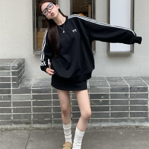 Black sweatshirt for women, American style round neck, hoodless, loose design top + skirt