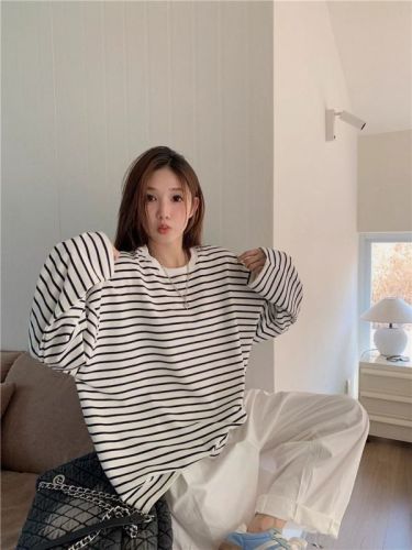 Spring black and white striped t-shirt women's spring versatile loose and stylish inner layering shirt long-sleeved top