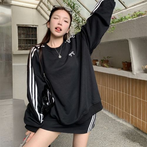 Black sweatshirt for women, American style round neck, hoodless, loose design top + skirt