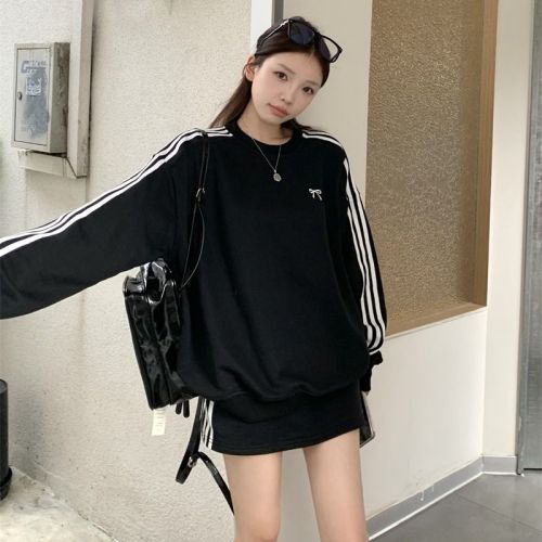 Black sweatshirt for women, American style round neck, hoodless, loose design top + skirt