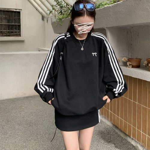 Black sweatshirt for women, American style round neck, hoodless, loose design top + skirt