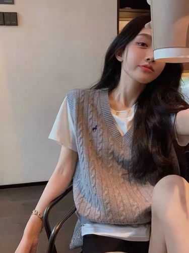 Embroidered V-neck sweater twist sweater vest for women early autumn thin loose style layered sleeveless vest