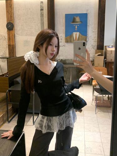 Real shot: Designed black embroidered knitted sweater + white lace halterneck two-piece set