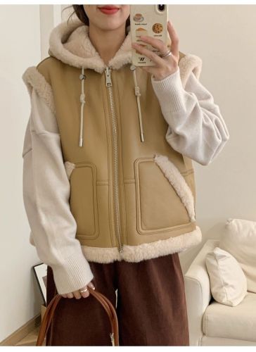 South Korea Dongdaemun 2024 Winter Motorcycle Vest Short Fur One-piece Fur Jacket