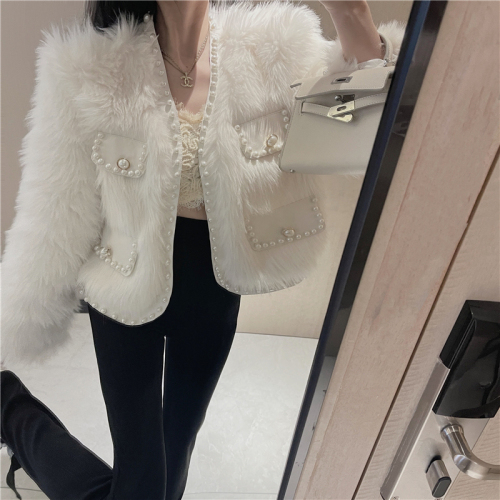 Imitation fox fur top for women in autumn and winter gentle style fashionable lady fur one-piece beaded short coat