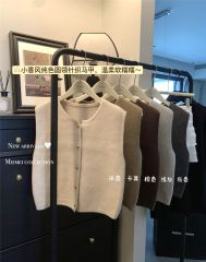 Real shot ~ Gentle style, golden buttons, temperament and versatile knitted vest for autumn layering with inner waistcoat