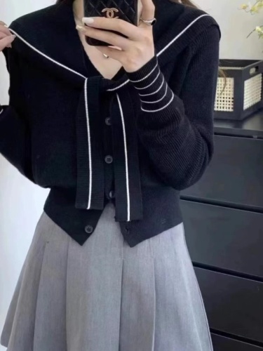 2024 new autumn and winter versatile short Korean style niche knitted cardigan women's navy collar sweater jacket