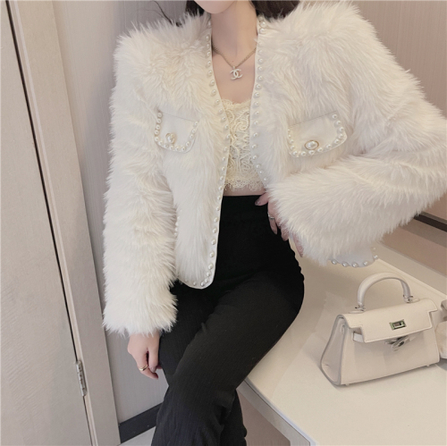 Imitation fox fur top for women in autumn and winter gentle style fashionable lady fur one-piece beaded short coat