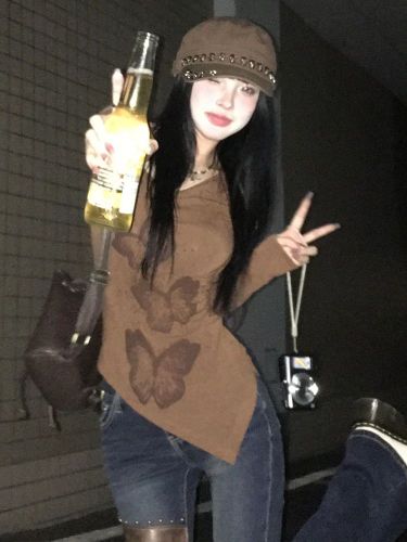 随心裁 秋季新款长袖露肩上衣女设计感小众蝴蝶印花不规则T恤