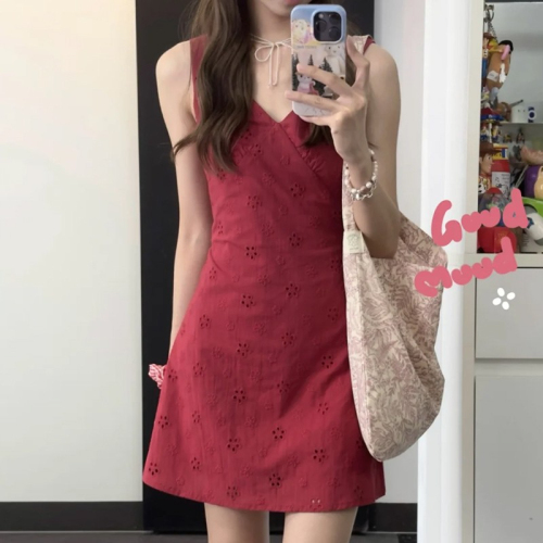 French red v-neck sleeveless vest dress for women summer 2024 new high-end seaside vacation skirt