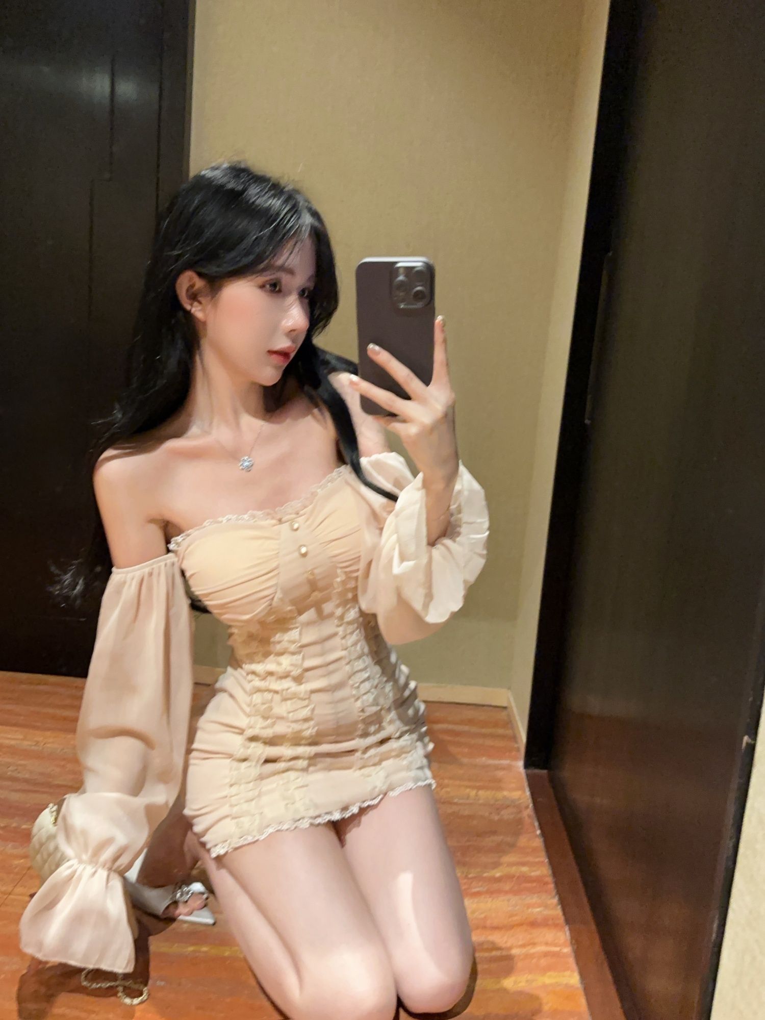 實拍~抹胸裹胸純欲杏色長袖燈籠袖修身包臀時尚性感連衣裙女