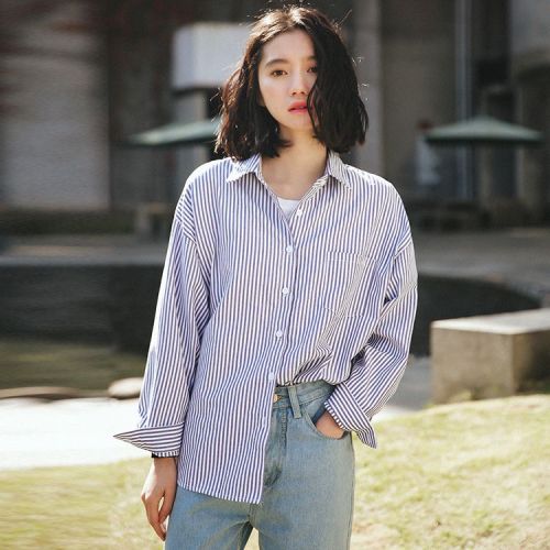 Actual shot of 2024 niche autumn new style, fresh and versatile striped bottoming outer shirt