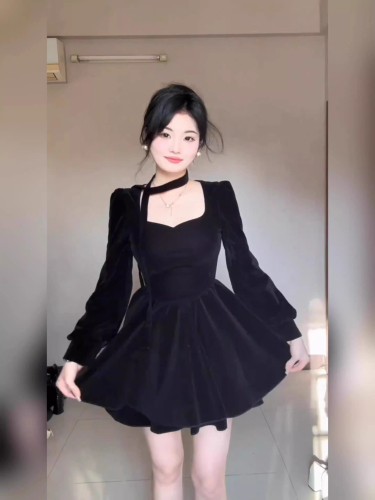 大码法式名媛赫本风丝绒晚礼服连衣裙女秋冬高级感收腰黑色蓬蓬裙