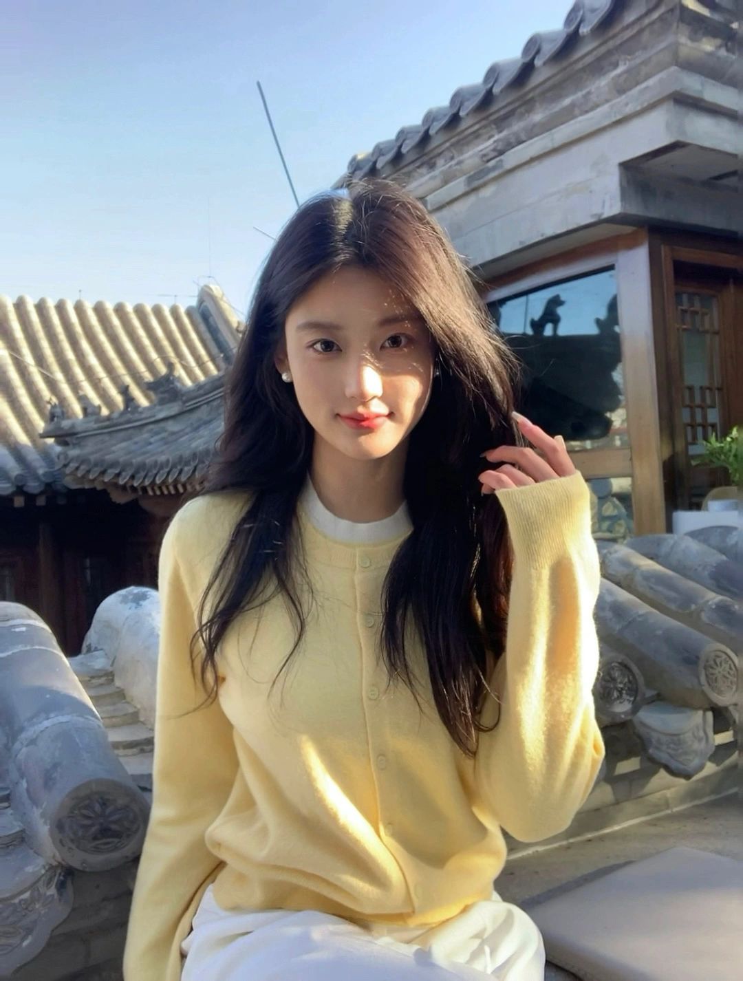 Women's Autumn New Long-Sleeve Knit Cardigan with Design, Soft and Fluffy Sweater Outerwear Top for Layering