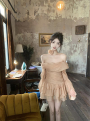 純欲辣妹風抹胸連衣裙女夏褶皺微透高級感氣質收腰顯瘦長袖短裙