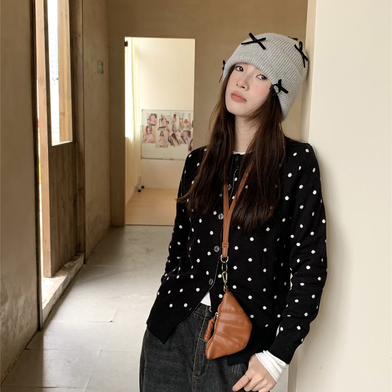 Real shot ~ Gray polka dot knitted cardigan for women autumn 2024 new slim long-sleeved design top