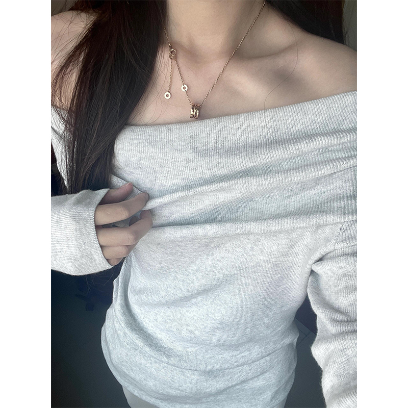 Pure Desire Grey One-Shoulder Long-Sleeve Knit Top for Women - Autumn New Arrival - Hot Girl Shoulder-Stripping Slimming Base Shirt