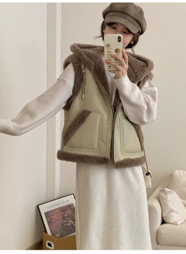 South Korea Dongdaemun 2024 Winter Motorcycle Vest Short Fur One-piece Fur Jacket