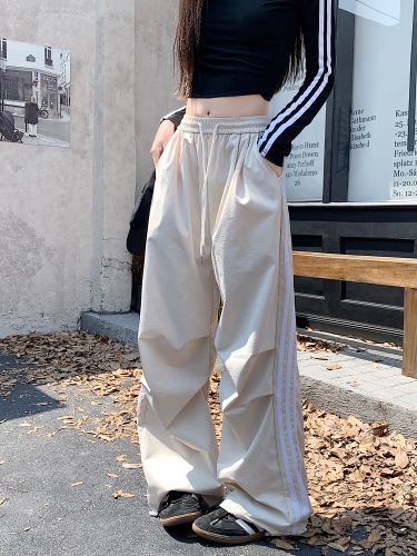 Actual shot of the new retro American pleated high-waisted casual three-bar sports footwear workwear wide-leg pants for two wears