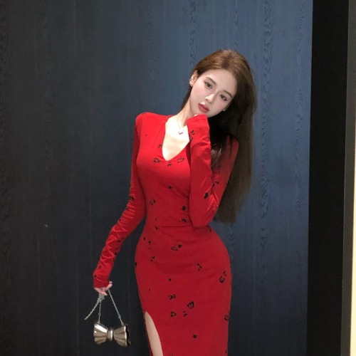 Real shot French red knitted sexy dress long-sleeved hot girl dress temperament slim royal sister skirt