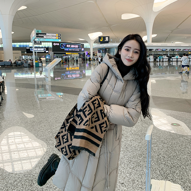 Real shot of down-padded jacket 2024 winter new Korean cotton-padded jacket waist mid-length thickened slim hooded women's outerwear