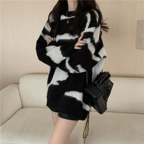 Real shot, real new design, zebra pattern pullover, loose slimming sweater, soft waxy sweater for women