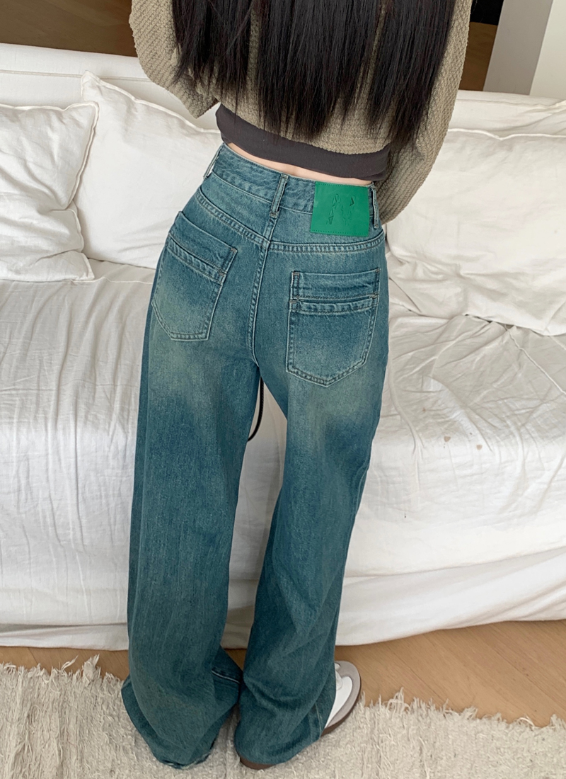 Real shot of high-waisted jeans for women in autumn new style loose and drapey floor-length straight casual wide-leg pants