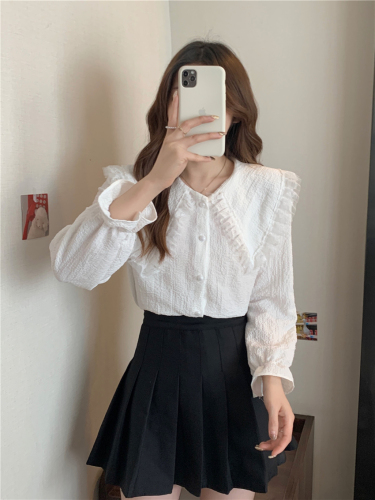 Real shot of French white large lapel shirt for women, new design niche shirt, chic bottoming long-sleeved top