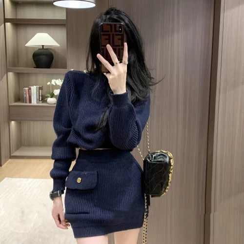 Korean version of 24 this year's popular two-piece gentle suit for women, a high-end and temperamental knitted skirt for autumn, a complete set