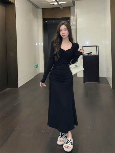 French square neck long-sleeved dress women's early autumn and winter waist-slimming temperament Hepburn style slimming high-end long skirt