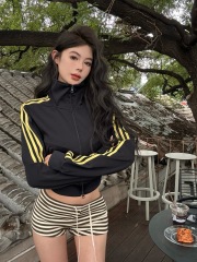 Actual photos of autumn classic color-blocked casual sports short-length sun protection jackets and comfortable striped high-waisted shorts