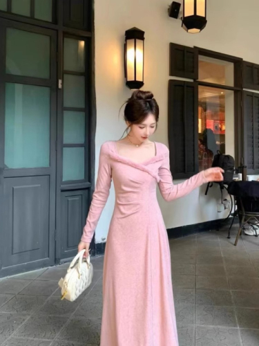 French sweet pink unique knitted dress for women, gentle style for spring and autumn, temperament, waist-cinching, sweet and spicy skirt