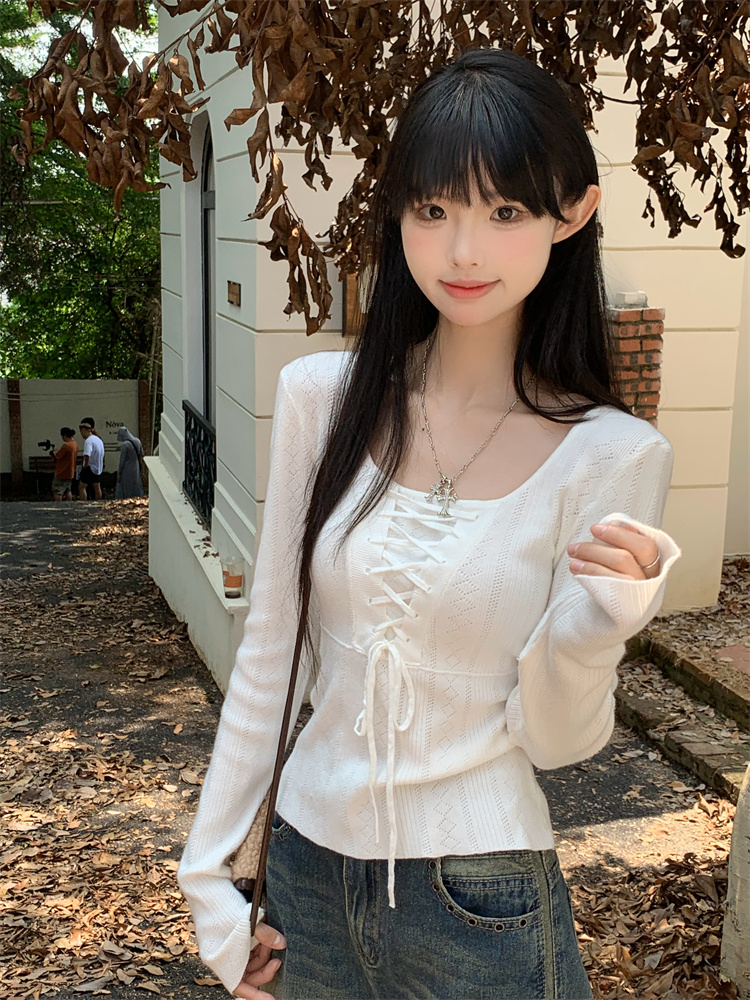 Photographed Fall Hot Girl Square Collar Short Sleeve Knit Top with Chic Belt Design for a Slimming and Stylish Look