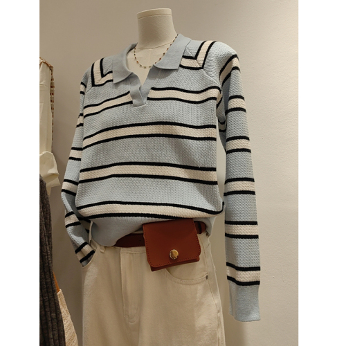 Real shot of British style striped V-neck long-sleeved sweater for women 2024 autumn and winter new casual versatile top with atmosphere